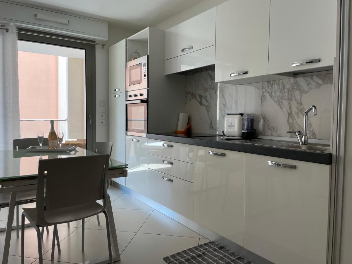 West Bay Apartment Menton Bagian luar foto
